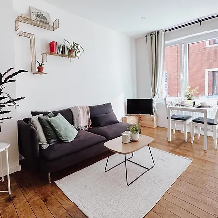 Sur - Sea, Sun, City-centre Apartment *