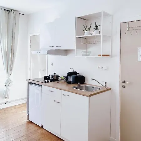 Sur - Sea, Sun, City-centre Apartment *
