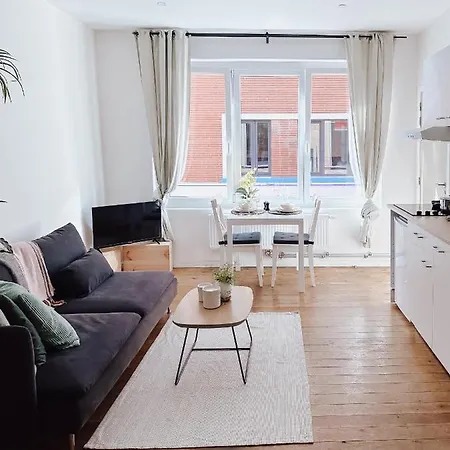 Sur - Sea, Sun, City-centre Apartment